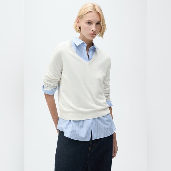 Mango Sweaters - Mango Cream V-Neck Sweater NWT